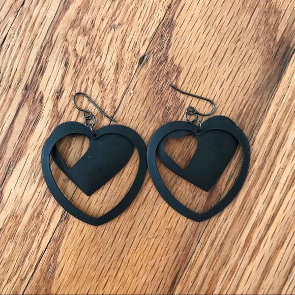 Metal heart earrings - Picture 1 of 2